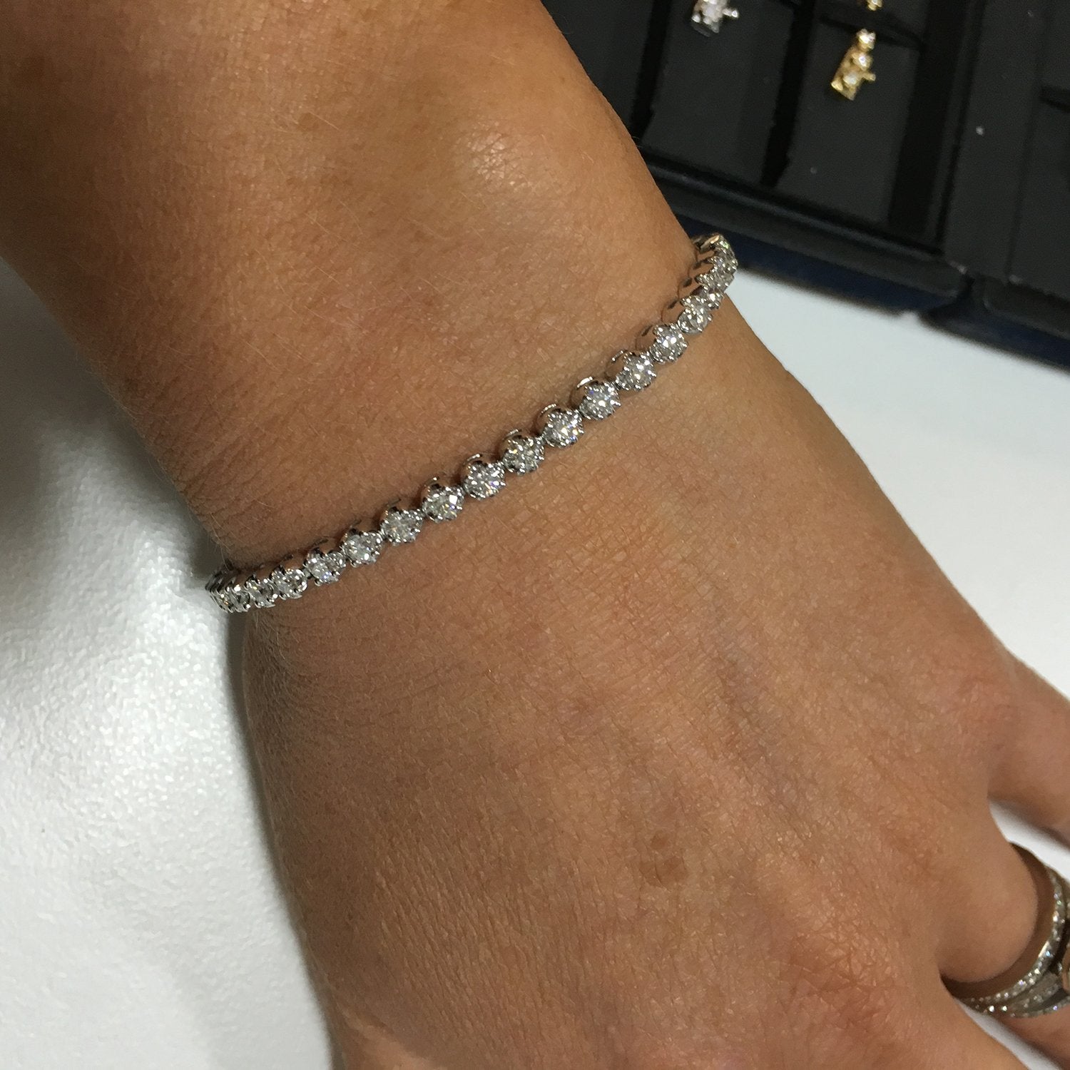 Diamond Tennis Bracelet (15.01 ct Diamonds) in White Gold – Beauvince  Jewelry